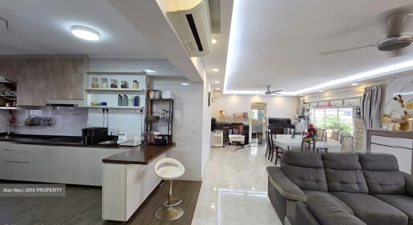 Blk 831 Jurong West Street 81 (Jurong West), HDB Executive #599654601